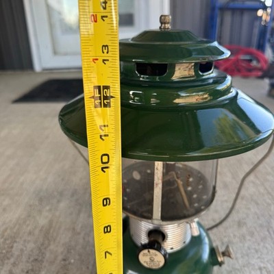 Vintage 1967 Coleman Big Hat lantern 220E5891 / 228F in Green