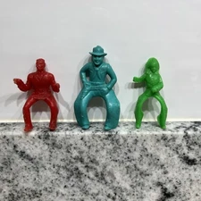 vintage Western ￼Native American wrangler cowboy plastic mold retro toy figures