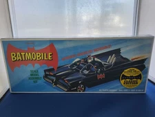 Polar Lights Models - Batmobile Scale Model Classic Edition