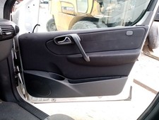 A4147200570 T&Uuml;RVERKLEIDUNG VORNE RECHTS / 2017230 F&Uuml;R MERCEDES-BENZ VANEO W414