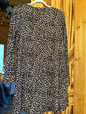 isle Women s Leopard Animal Print V-Neck Long Sleeve Knit Mini Dress L