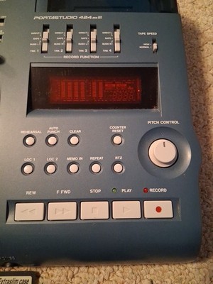 TASCAM ポータブルスタジオ 424MKIII 2001-03-tascamporta-1-