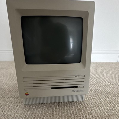  Apple Macintosh SE All-in-One Computer M5011 1MB RAM 20SC Hard Disk Beige 