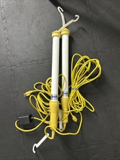 Nutmeg Fluorescent Hand Lamp 1’6”