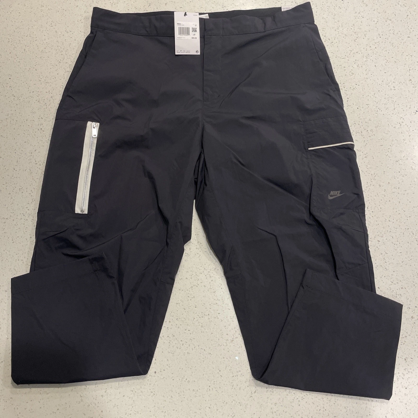 NEW Nike Sportswear Style Essentials Utility Cargo Pants DM6681-010 Mens Size 38