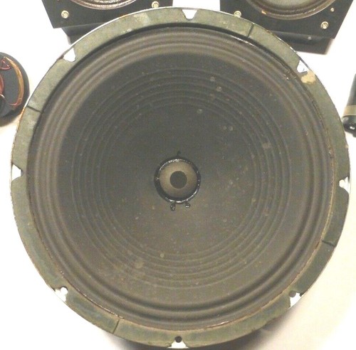 ROWE JUKEBOX MM3: Working SPEAKER SYSTEM - 1-12" BASS / 2-6'S & CROSSOVER - Picture 2 of 6