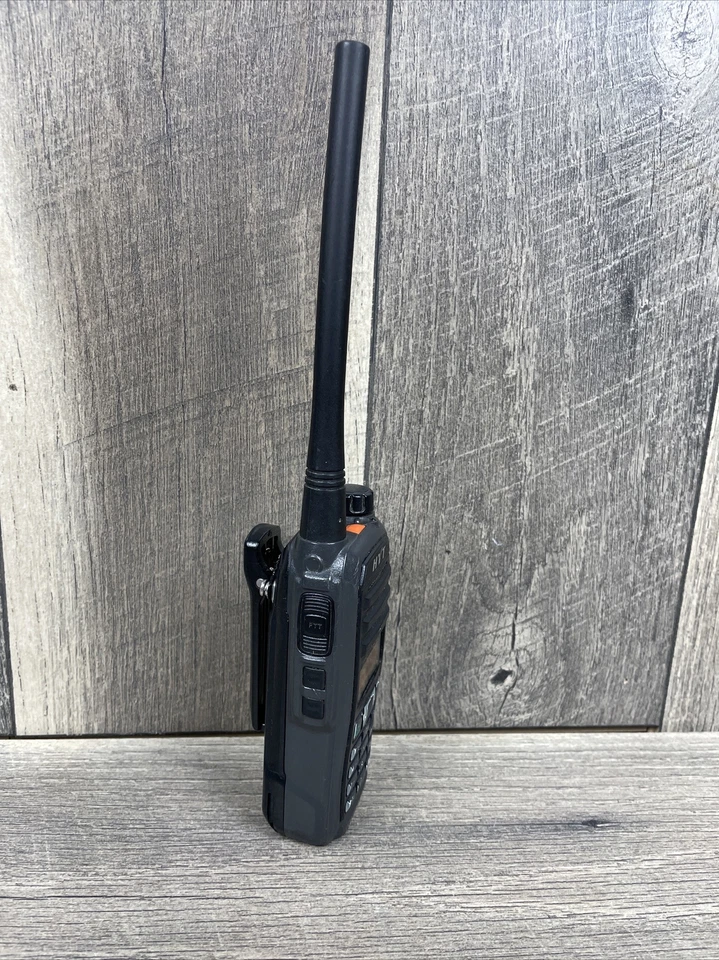 HYT TC-580 Black Handheld LCD 256-Channels 400-470MHz 2-Way Radio Walkie Talkie - Image 3 of 4