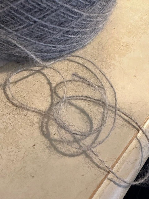 Mezcla de hilo de alpaca peruana pastel gris suave #0peso 65 gramos Foto 4 de 4