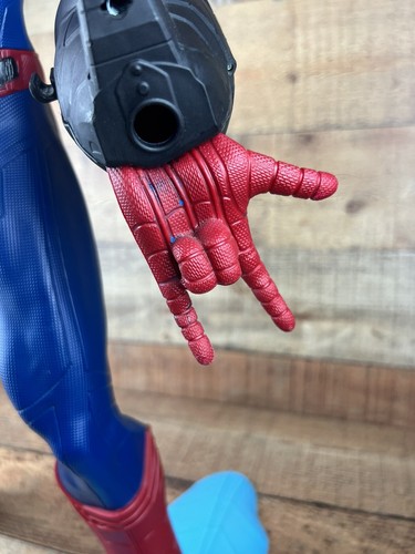 2017 Marvel SPIDERMAN Homecoming Super Sense 24" Interactive Figure With Stand - Picture 7 of 19