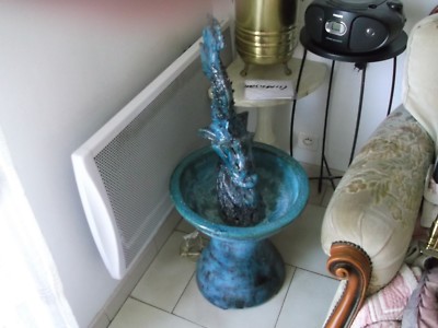 Fontaine à pastis en gré - style Vallauris - Label Emmaüs