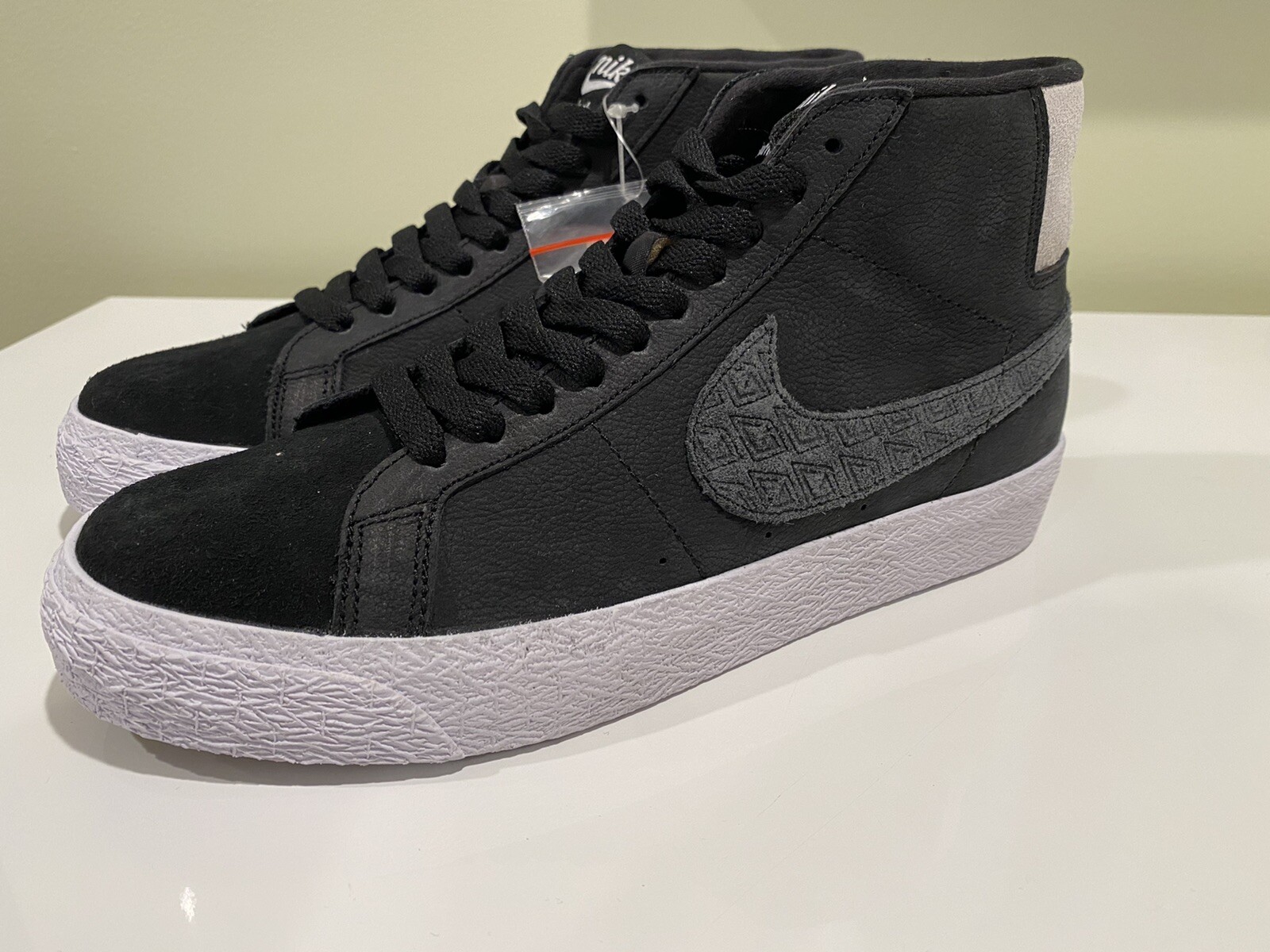 Size 5.5 - Nike SB Blazer Zoom Mid x Gnarhunters Black 2019 for sale online  | eBay