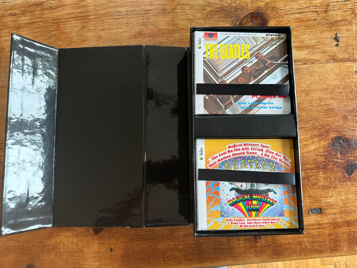 THE BEATLES BOX (全CD/DVD未開封) (2009年輸入盤) THE BEATLES BOX (全CD/DVD未開封) (2009年輸入盤)