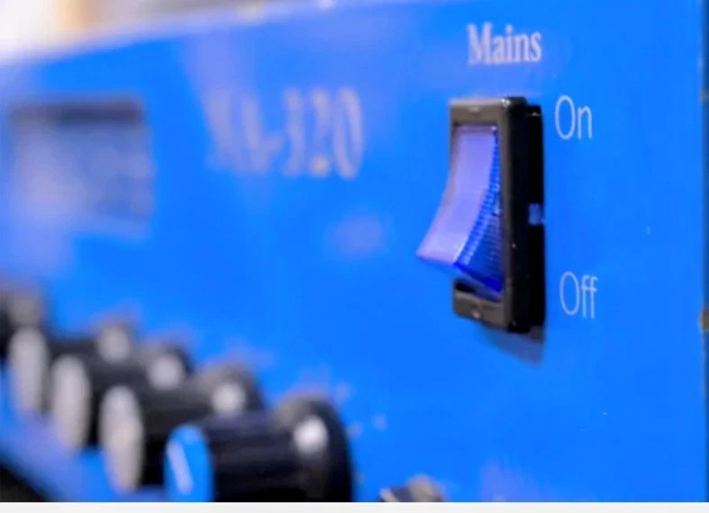 EDEN NEMESIS NA-320 BASS  GUITAR AMP - Image 4 of 4