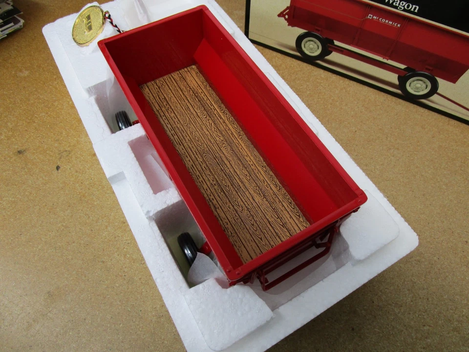 McCormick Flare Box Wagon ERTL 1/16 Precision Medallion box farm 14128 diecast Z - Image 3 of 4