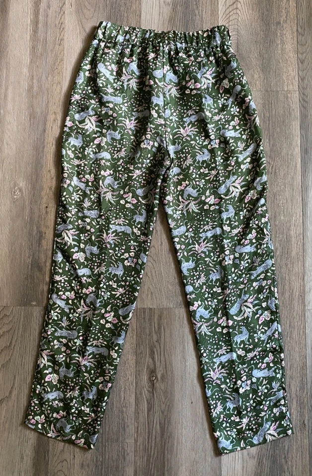 J. Calça feminina CREW COLLECTION sarja de seda verde estampa animal tamanho 00 $148 - Imagem 2 de 4