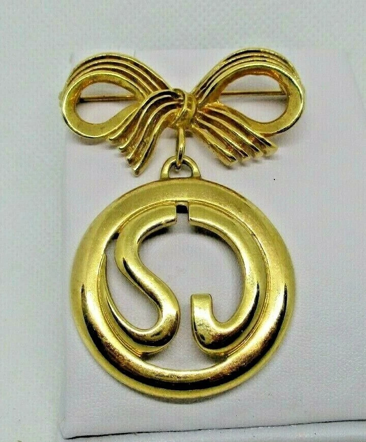 St john brooch deals