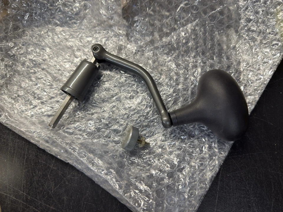 CARRETE GIRATORIO OKUMA SURF-8K 4,7:1 Foto 2 de 4