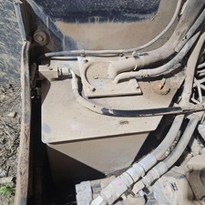 Kubota Svl75-2 Hydraulic Reservoir - Used | P/n V052165113