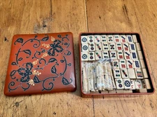 Antique Chinese Mahjong Complete Set Bamboo & Bone Tiles in lacquered box