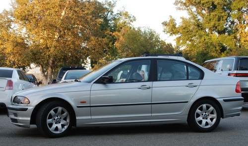 2000 BMW 323 