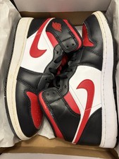 Air Jordan 1 Mid GS Youth Size 7 Black/Fire Red/White