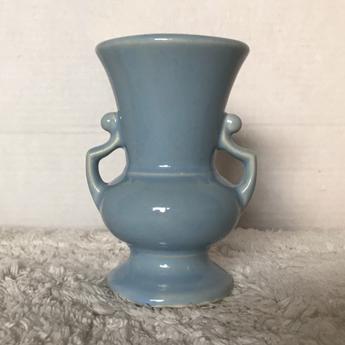 Hellblaue Vase mit doppeltem Henkel 5" hoch Knospen gestempelt USA - Bild 8 von 10