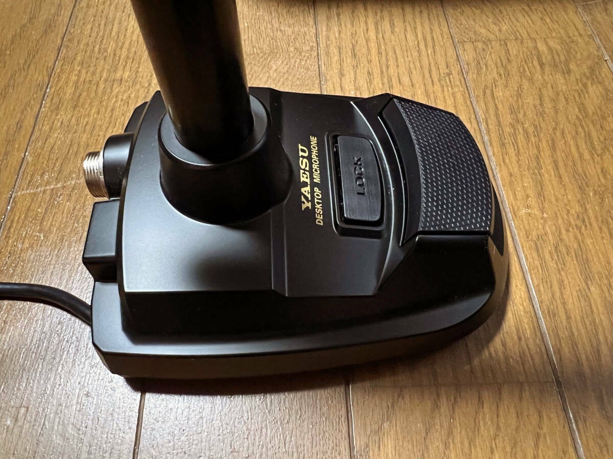 ヤエス M-70 Yaesu M-70 (Successor to MD-100A8X) Desktop Microphone