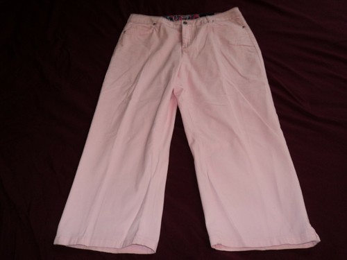 Ladies Basic Editions Pink Capri Pants 