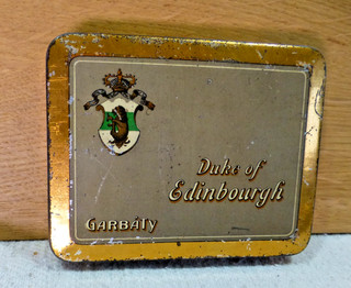 Alte Blech Zigarettendose "Duke of Edinburgh" von Garbaty