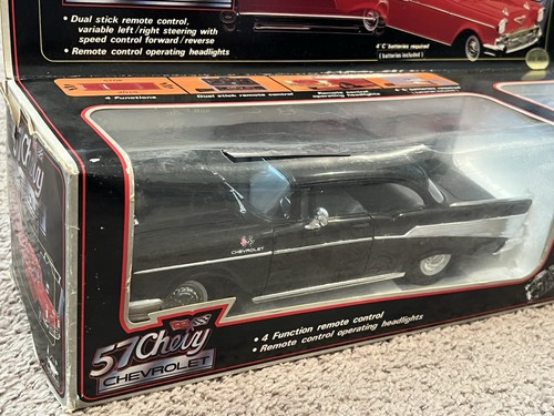 Chevy 57 1986 de colección con control remoto por cable - ¡Caja original industrial brillante! - Imagen 2 de 13