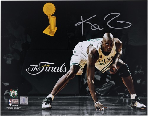 Kevin Garnett Boston Celtics Signed 11" x 14" Spotlight Photo