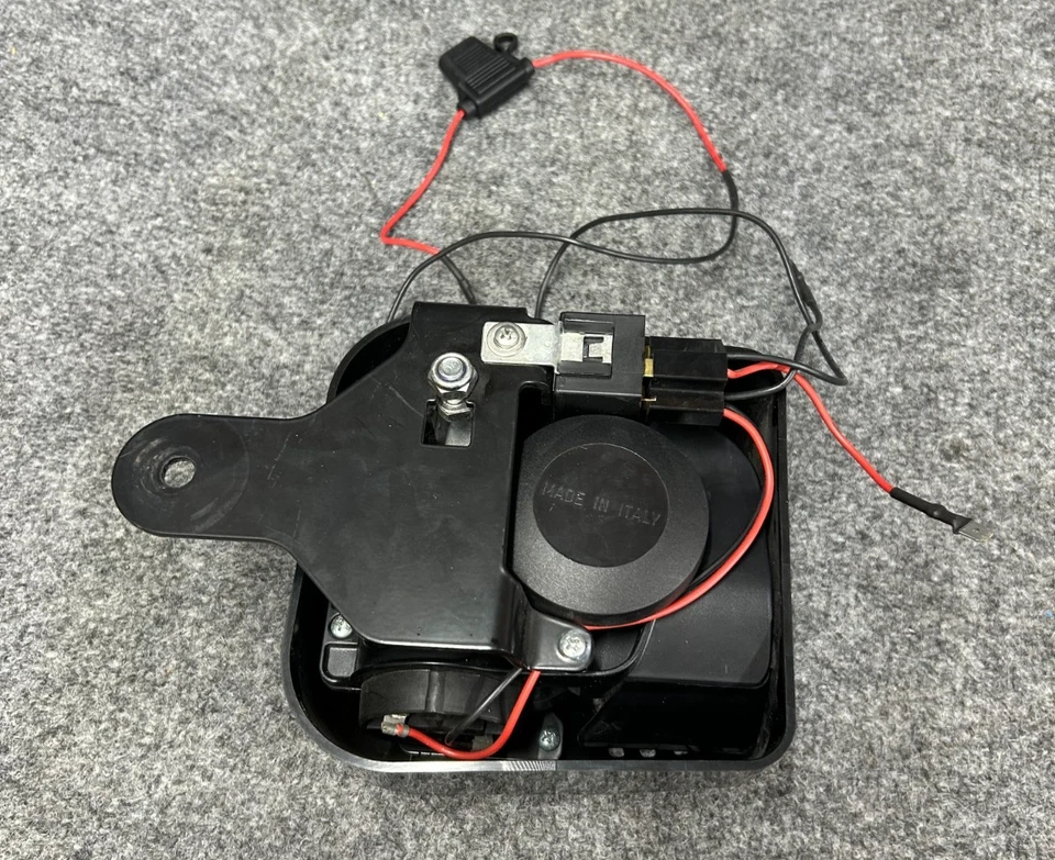 Chifre de ar CUSTOM DYNAMICS 2107-0310 PB-AH-B ProBEAST® tom duplo - Preto - Imagem 3 de 4