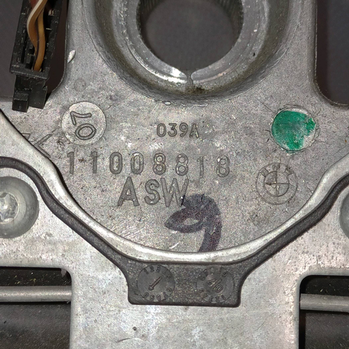 Cache Sous Volant Pour BMW Série 5 E60/E61 530d - Réf. 6947775 / 6947772, Noir, Occasion