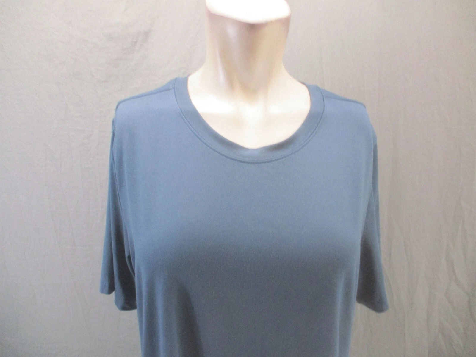fabletics crew neck short sleeve breathable athletic shirt