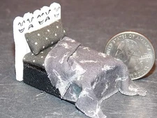 Dollhouse Miniature Halloween Bed 1:48 Quarter inc scale 1/4 B254 Dollys Gallery