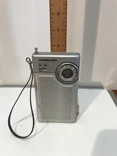 Vintage Soundesign Pocket Radio AM FM Model 2145-B 