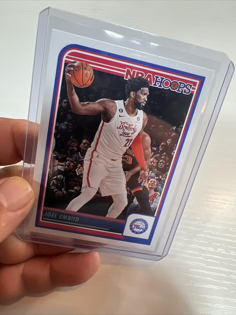 PANINI CROWNEジョエルエンビート選手の直筆サインカード 2024 Panini NBA Joel Embiid Card w/ Ken Goldin The King Of