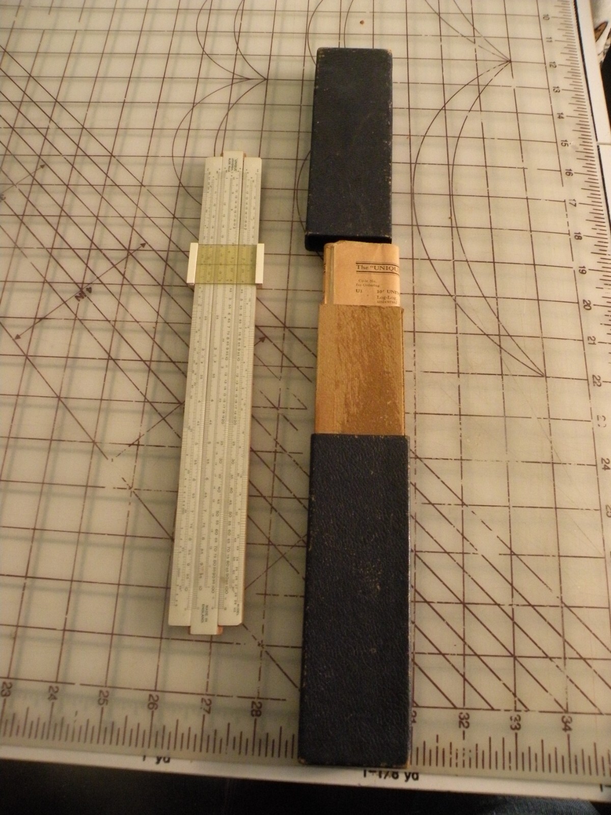VINTAGE UNIQUE UNIVERSAL SLIDE RULE ORIGINAL BOX 1940s Made In England Ruler
