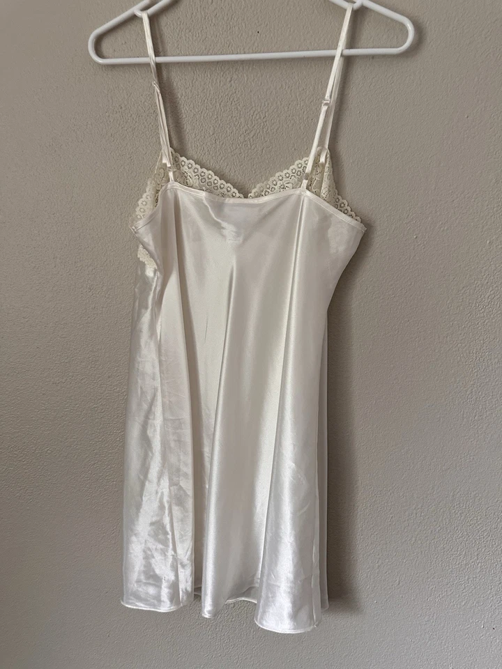 Женская ночная рубашка Morgan Taylor Satin Lace Chemise Slip цвет слоновой кости кремовый цвет - Изображение 3 из 4