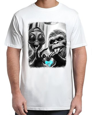 Bigfoot Sasquatch Alien Lovefest Love Hand Sign 0LTD4V Adult Size S-4XL T-Shirt