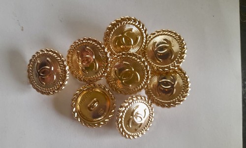 Set of 10 Chanel Buttons , 21mm, Gold Tone Metal - Picture 6 of 7