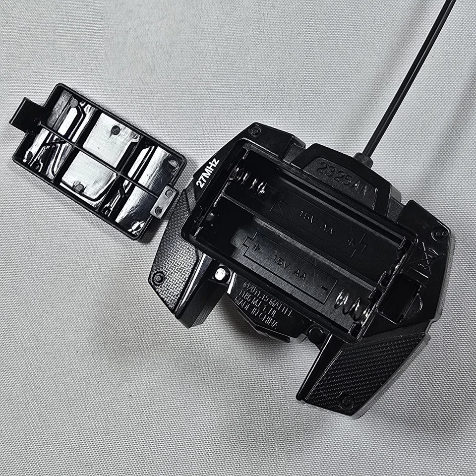 Hot Wheels Mattel Darth Vader Star Wars RC Car w/  Remote -  Tested Works - Image 4 of 4