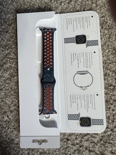 Apple Watch Ultra 2, 49mm Titanium Case with Milanese Loop Band / 2 others - Picture 5 of 8