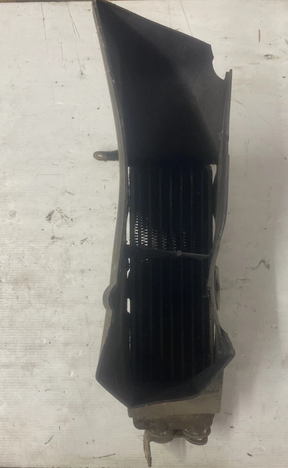 1992 1995 Porsche 968 OEM Engine Oil Cooler & Shroud 94420730901 - Image 2 of 4