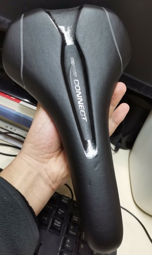 GIANT CONNECT UPRIGHT COMFORT SADDLE 