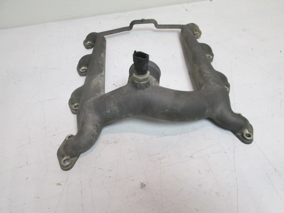 Colector de agua Ferrari 360 Spider Engine # 169749 Foto 3 de 4