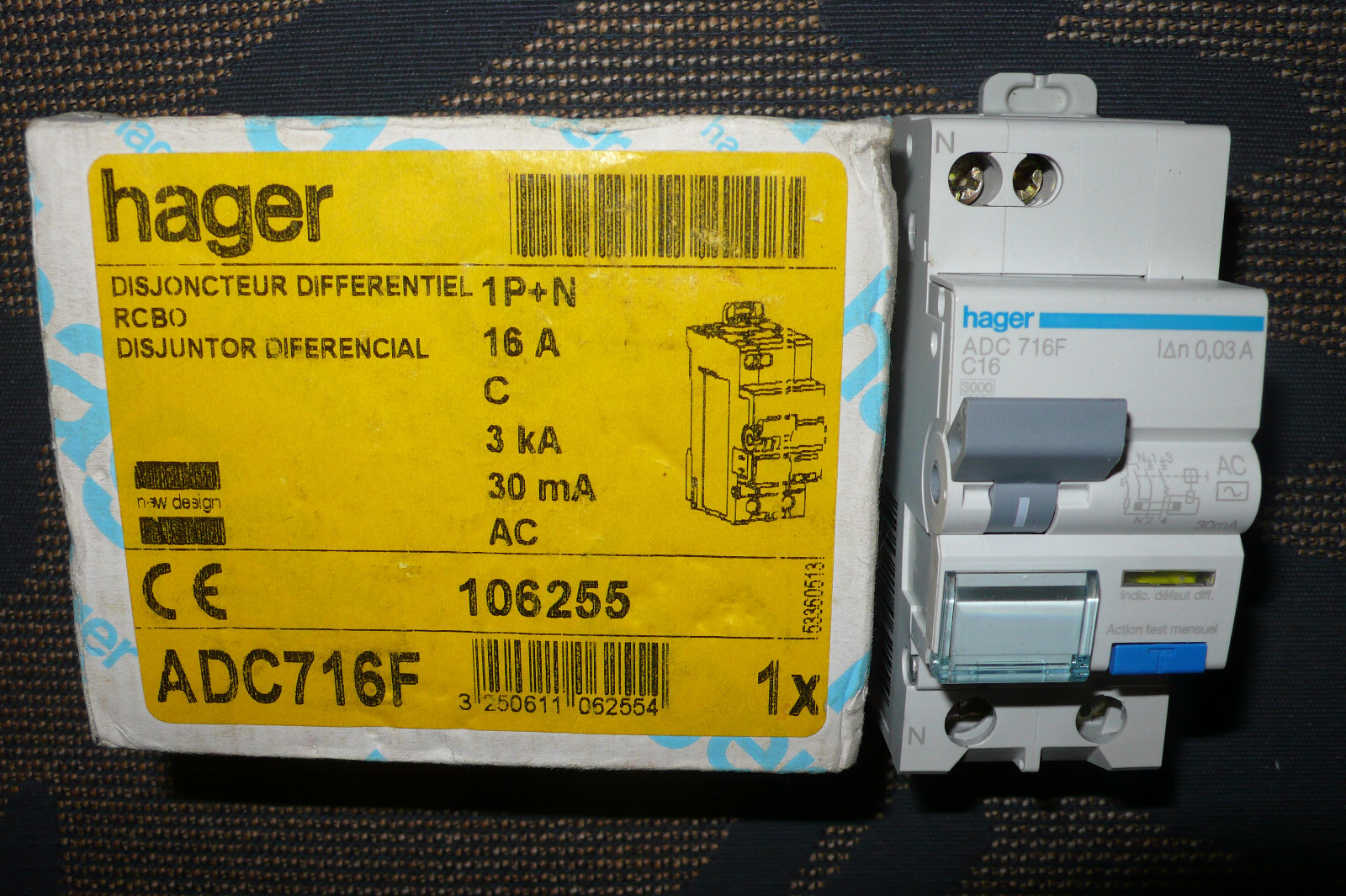 Disjoncteur différentiel bipolaire 16A 30mA Hager ADC716F tableau électrique