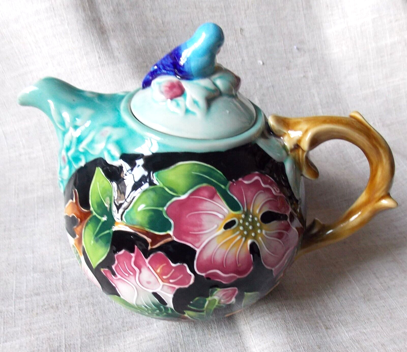 Théière seule en céramique artisanale bleu sky Le Perroquet Bleu pour table raffinée