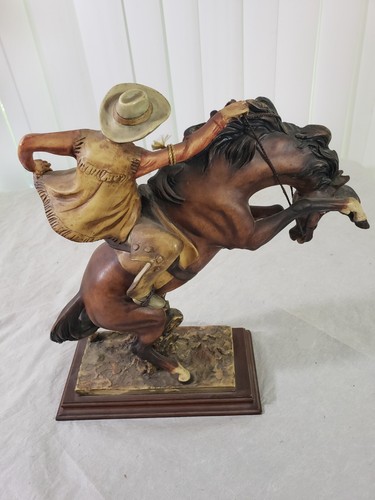 Cavallo Cowboy Dipinto a Mano Stile Capodimonte Firmato A.Santini scultura - Foto 7 di 15