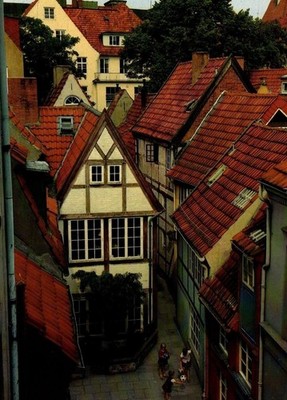 AK Bremen, Germany   Old Town Houses   Vintage Postcard   Used